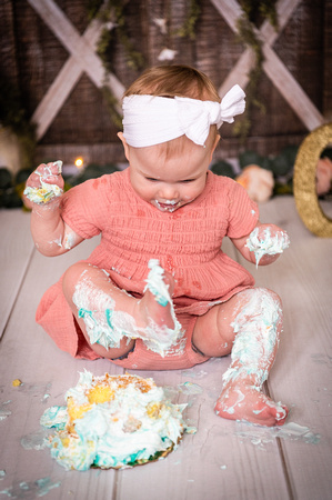 Lena Cake Smash (24 of 31)